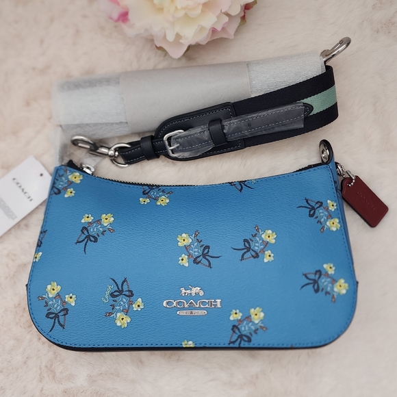 Coach Handbags - 🤎NEW Coach Jes Crossbody